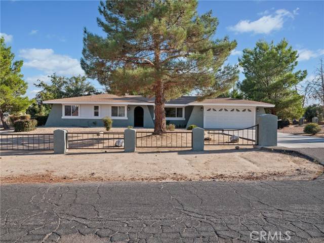 19215 Kinai Road, Apple Valley, CA 92307