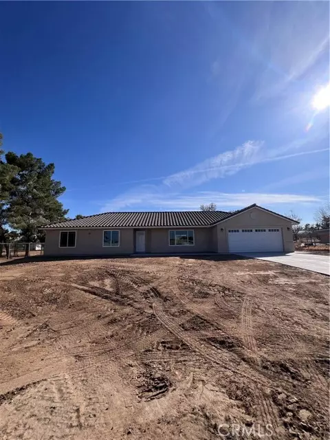 Hesperia, CA 92340,18085 Sycamore