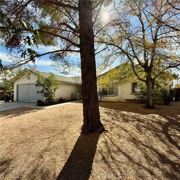 22594 Cuyama Court, Apple Valley, CA 92307