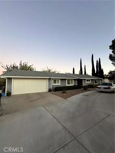 10321 Hemlock Avenue, Hesperia, CA 92345