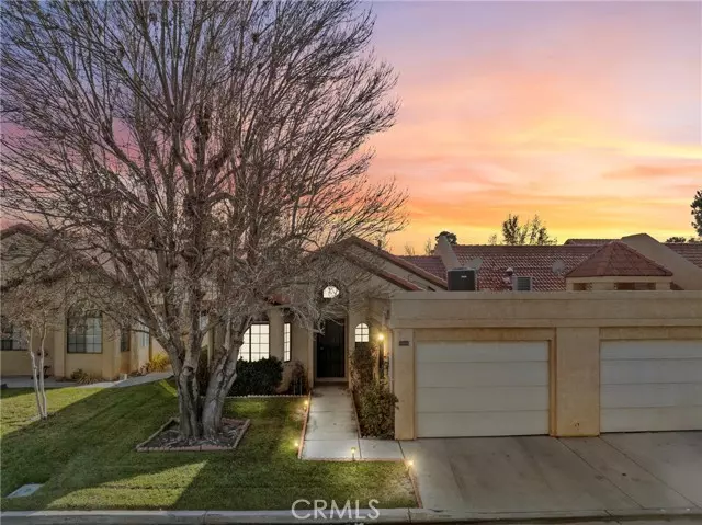 19033 Elm Drive, Apple Valley, CA 92308