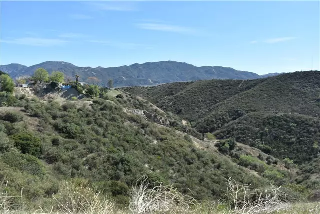 San Fernando, CA 91042,0 APN2569-002-017