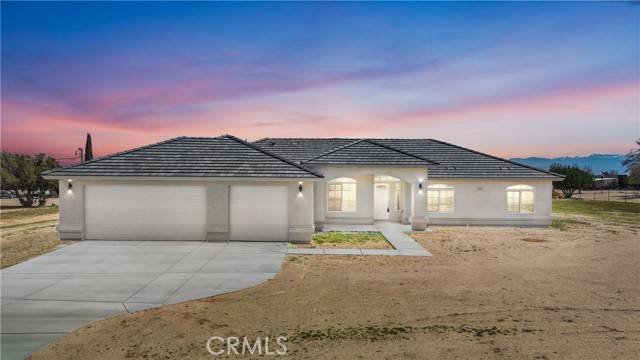 8569 Oakwood Avenue, Hesperia, CA 92345