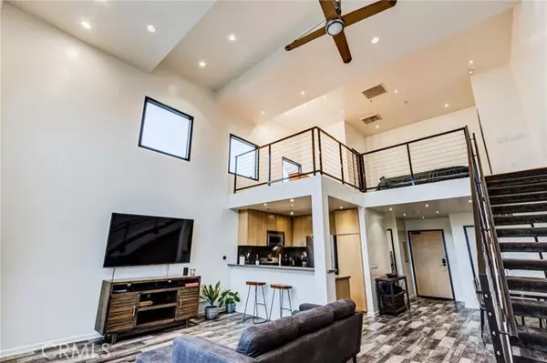 101 W Mission Boulevard #327, Pomona, CA 91766