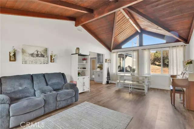 10634 Mesquite Street, Oak Hills, CA 92344