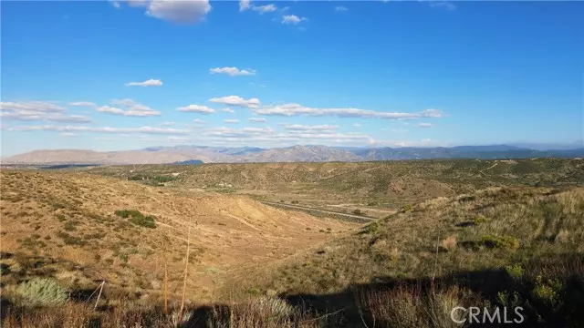 25 Summit Valley Road, Oak Hills, CA 92344