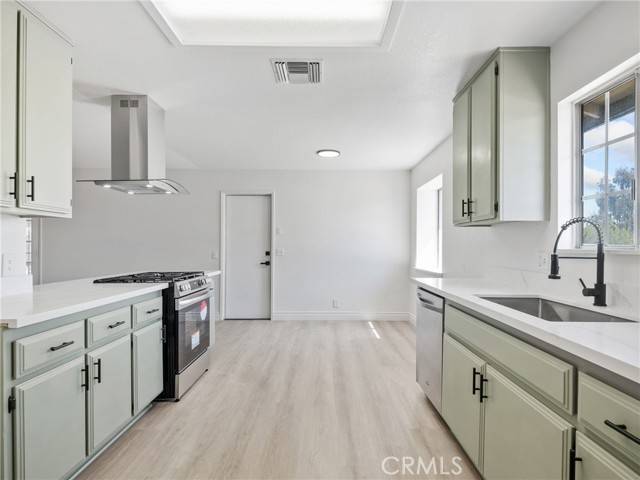 Apple Valley, CA 92308,12596 Sholic Road