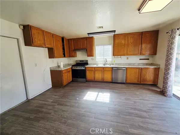 Adelanto, CA 92301,10403 Buckboard Circle