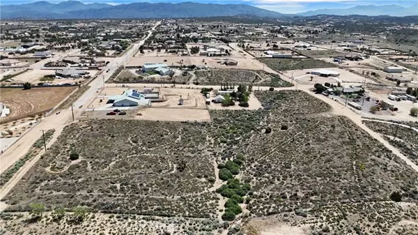 6748 Coriander Drive, Oak Hills, CA 92344