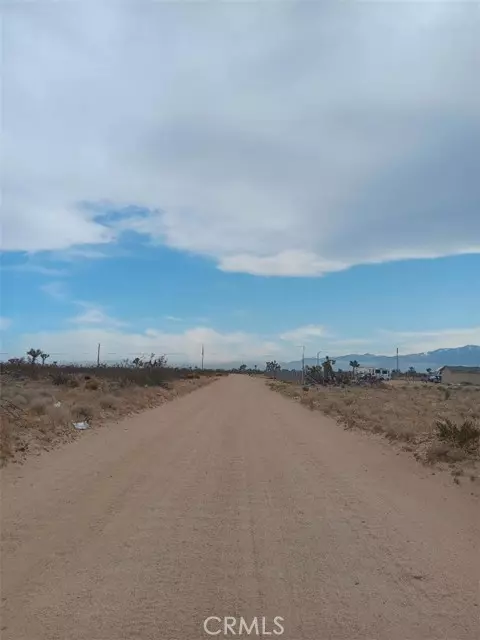 Phelan, CA 92371,6692 Palmdale Rd