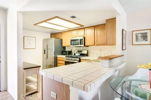 Apple Valley, CA 92308,11706 Oak Street