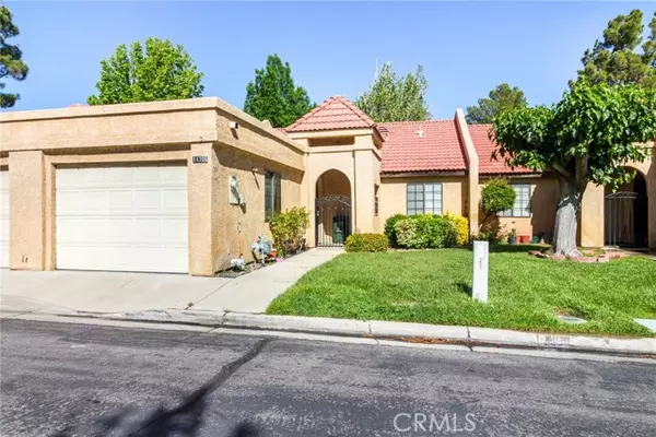 11706 Oak Street, Apple Valley, CA 92308