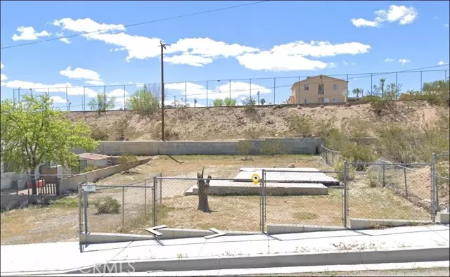 524 Pioneer Street, Barstow, CA 92311