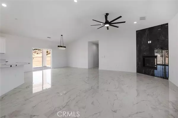 Apple Valley, CA 92308,10125 Bella Vista Street