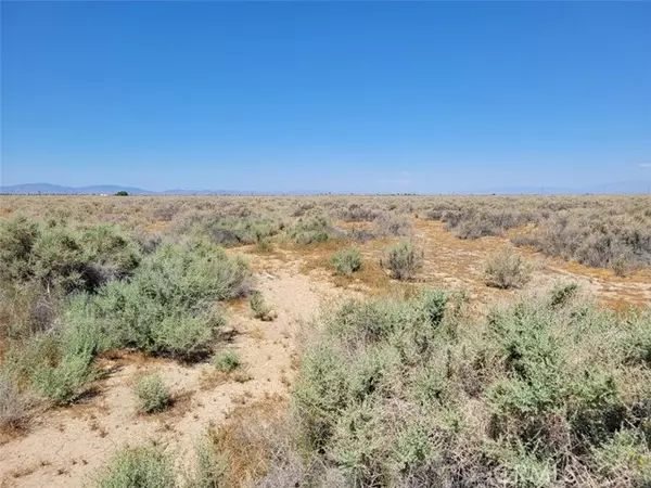 127 E Avenue K4, Lancaster, CA 93535