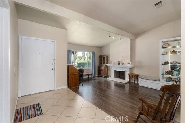 Upland, CA 91786,1193 w 13th Street