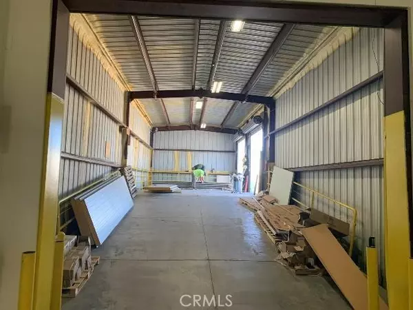 Adelanto, CA 92301,9486 Holly Road