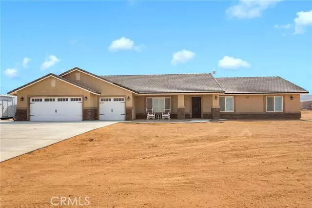 14825 Pela Road, Apple Valley, CA 92307