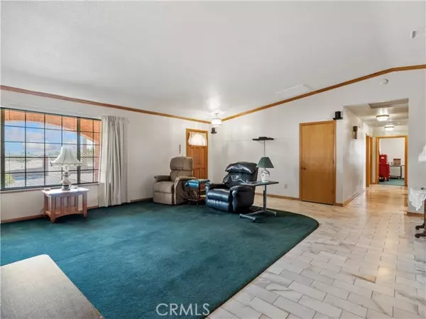 Hesperia, CA 92345,8756 Oakwood Avenue