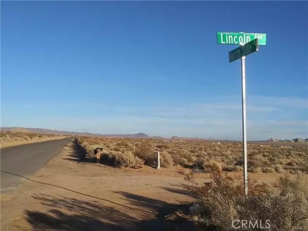 Lucerne Valley, CA 92356,17 North Side Road