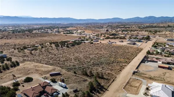 Oak Hills, CA 92344,44 Christina Road