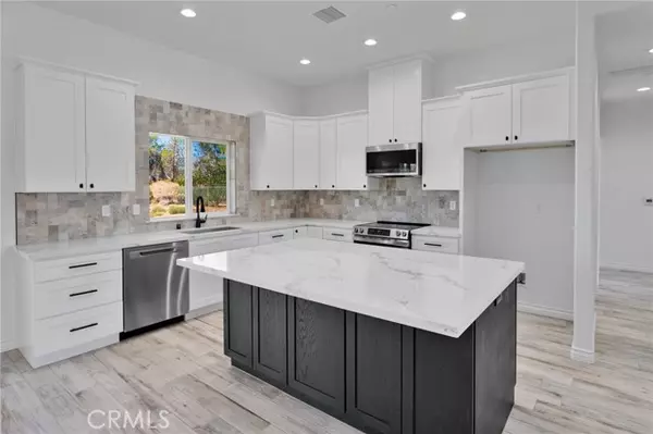 Apple Valley, CA 92307,21235 Pine Ridge Avenue