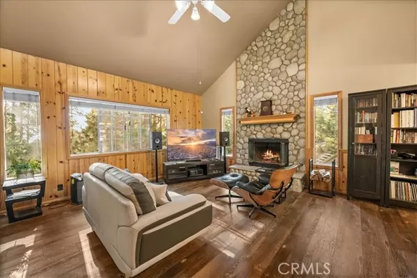 Running Springs, CA 92382,31358 Lightfoot Way