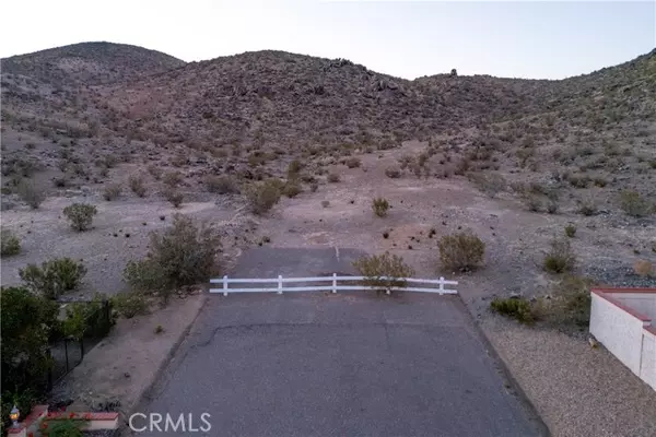 Apple Valley, CA 92307,0 Menahka