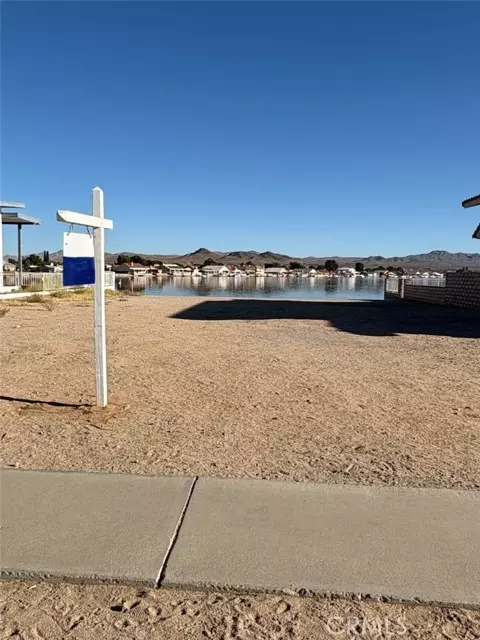 Helendale, CA 92342,27657 Silver Lakes