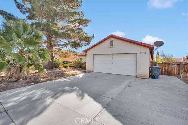 Adelanto, CA 92301,11117 Villa