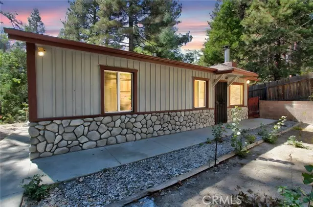 32159 Cove Circle, Running Springs, CA 92382