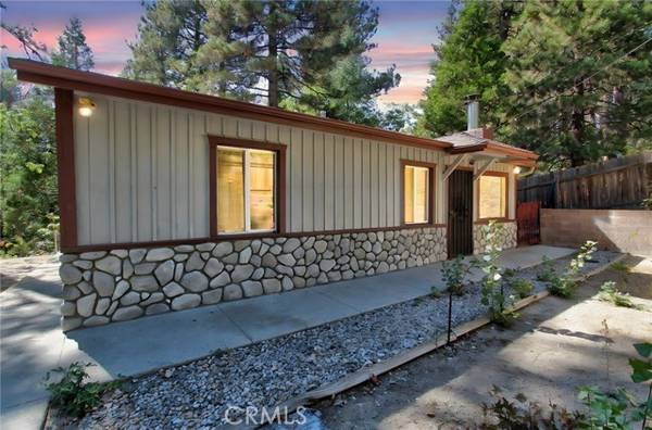 32159 Cove Circle, Running Springs, CA 92382