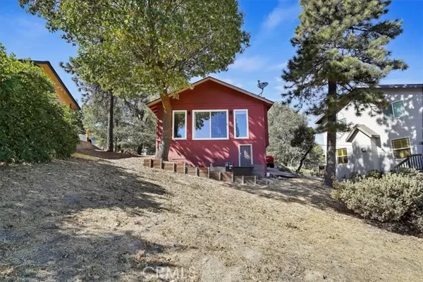 170 Wylerhorn Drive, Crestline, CA 92325