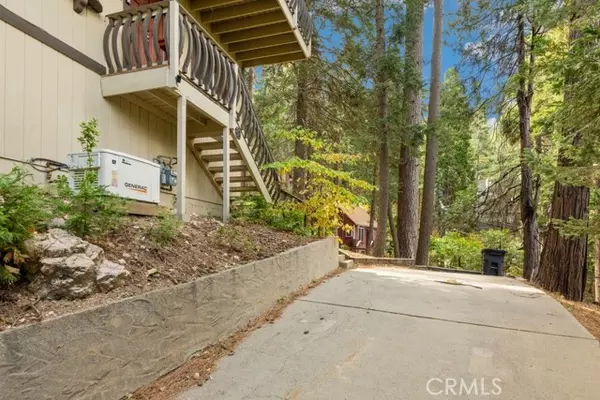 Lake Arrowhead, CA 92352,855 Oakmont Lane