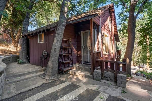 529 Pyramid Drive, Crestline, CA 92325