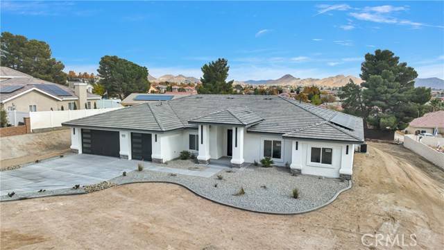 16091 Chiwi Road, Apple Valley, CA 92307