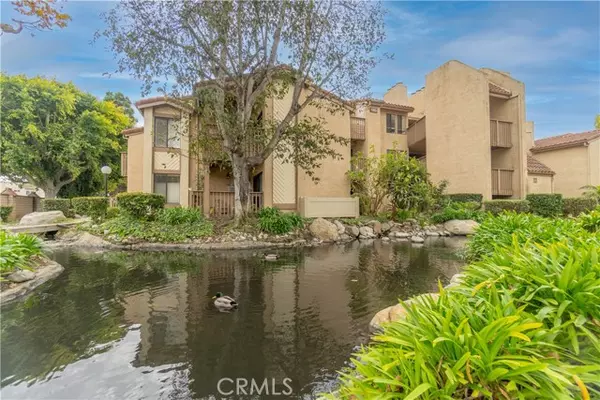 4861 Lago Drive #201, Huntington Beach, CA 92649