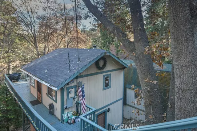 735 E Victoria Court, Lake Arrowhead, CA 92352