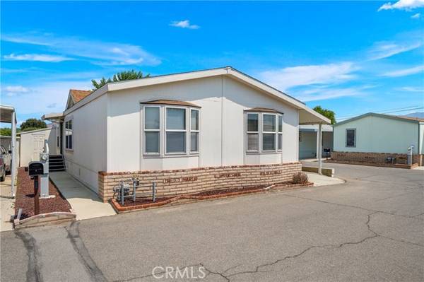 675 W Oakland Avenue #E2, Hemet, CA 92543