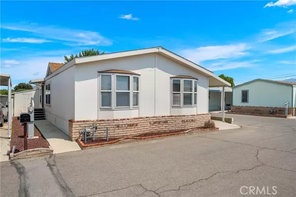 675 W Oakland Avenue #E2, Hemet, CA 92543