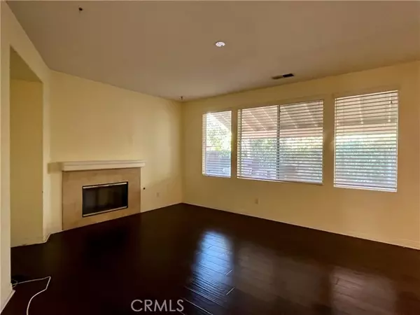 Corona, CA 92883,1843 Couples Road