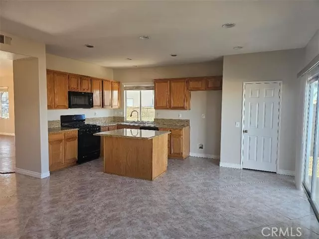 1371 Pinewood Drive, Corona, CA 92881