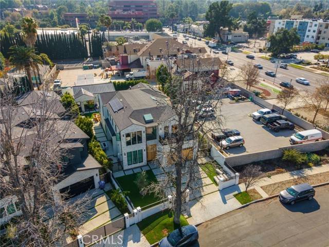 Encino (los Angeles), CA 91436,16846 Addison Street