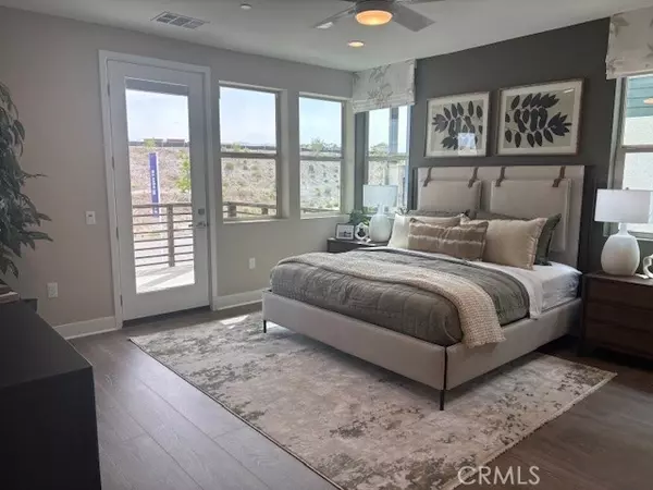 Valencia (santa Clarita), CA 91381,27409 Creekwood Lane