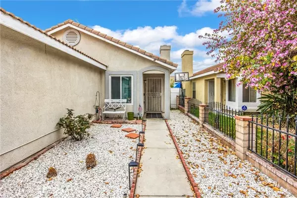 Colton, CA 92324,916 Award Drive