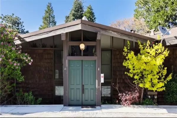 872 Sierra Vista Drive #10, Twin Peaks, CA 92391