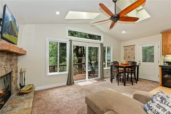 Crestline, CA 92325,23776 Lakeview Drive