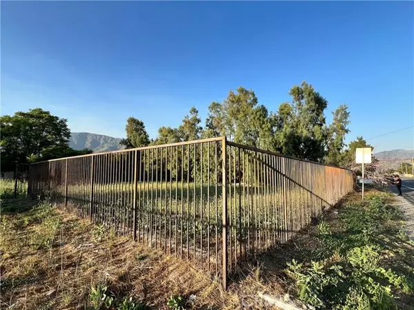 San Bernardino, CA 92407,1040 W 48th Street