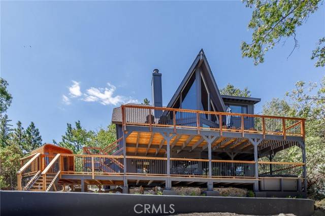 997 Nadelhorn Drive, Lake Arrowhead, CA 92352