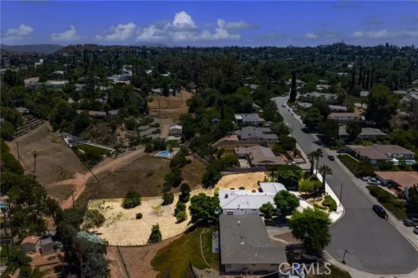 Redlands, CA 92373,1517 Pamela Crest
